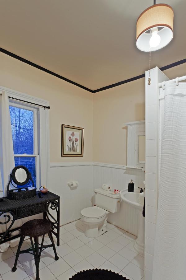 Akwaaba Mansion Bed & Breakfast New York Exterior photo